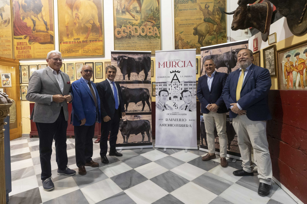 presentacion corrida 135 aniversario Murcia-5
