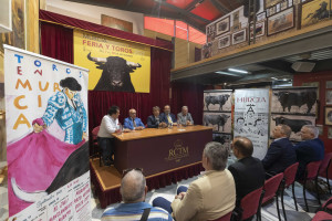 presentacion corrida 135 aniversario Murcia-4